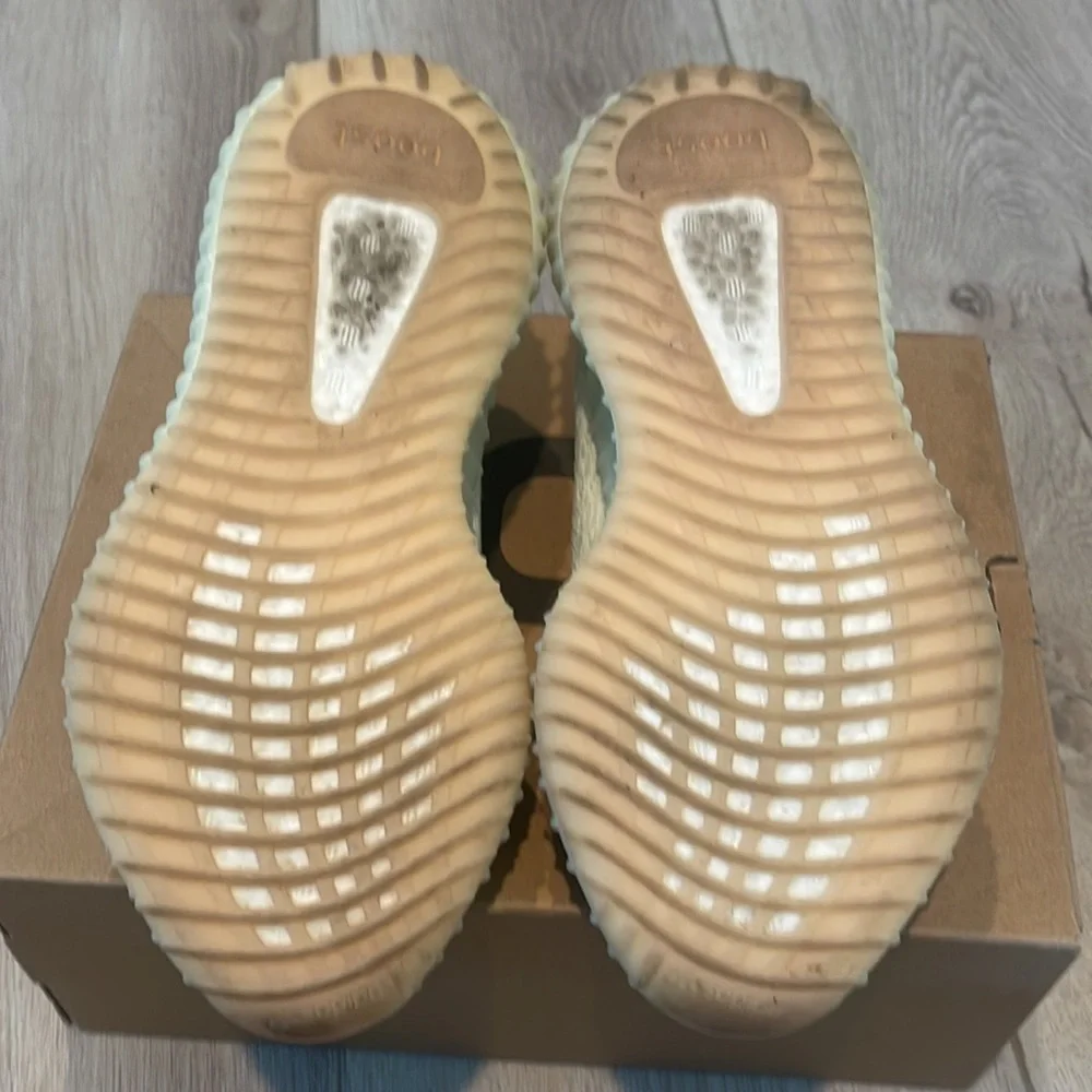 Yeezy boost 350 butter - Picture 6 of 8